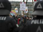 Nemecko: Delegáti AfD si na zjazde poznačenom protestmi zvolili nové vedenie