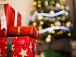 Exekútori upozorňujú ľudí, aby sa pre Vianoce zbytočne nezadlžovali