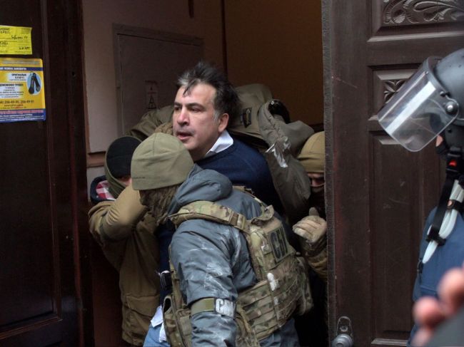 Gruzínsky exprezident Saakašvili po zatknutí unikol polícii