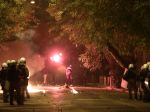 Atény boli opäť dejiskom výtržností, polícia reagovala zdržanlivo
