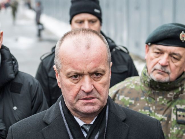 SaS: Nominácia profesionálneho vojaka na post ministra sa ukázala ako chyba