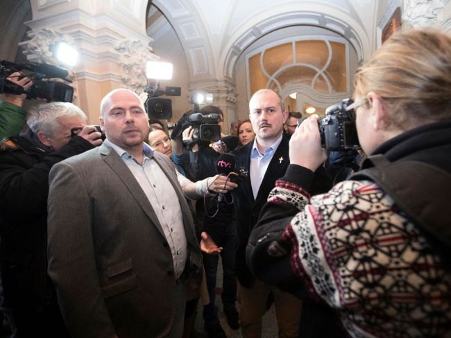 Polícia preveruje oznámenie ohľadom nevpustenia novinárov na rokovanie BBSK