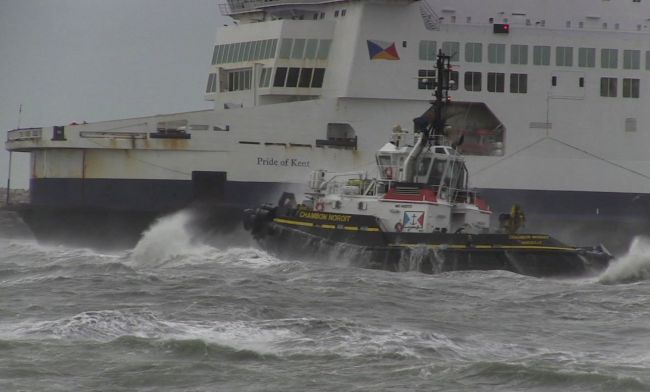 Britský trajekt je už späť v prístave Calais, pasažieri sú v poriadku 