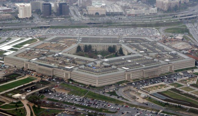 Pentagón: Transrodové osoby budú môcť pôsobiť v americkej armáde
