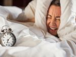 Máte problém s ranným vstávaním? 7 trikov, ktoré v zimných mesiacoch pomôžu najlepšie