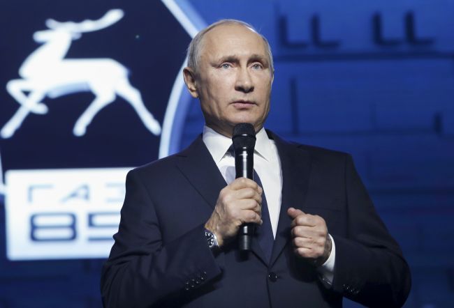 Putin: Rusko sa nedá zatiahnuť do pretekov v zbrojení