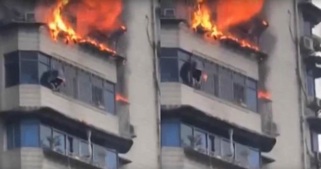 Video: Keď panelák začal horieť, muž sa snažil zachrániť prelezením na nižšie poschodie