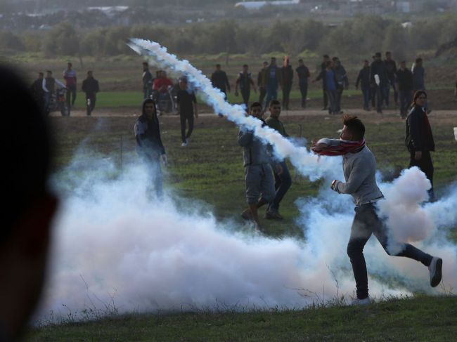 Pri potýčkach s izraelskými vojakmi zahynuli štyria Palestínčania