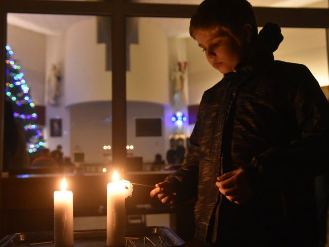 Skauti prinesú v popoludňajších hodinách Betlehemské svetlo z Rakúska