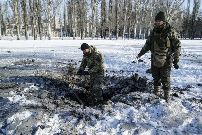 Rusko sťahuje svojich dôstojníkov z kontrolného centra v Donbase