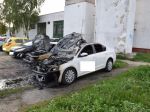 Michalovčana obvinili z úmyselného podpálenia motorových vozidiel