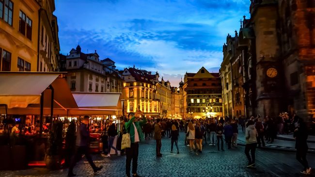 V Prahe kolabovala pod náporom nakupujúcich cestná doprava