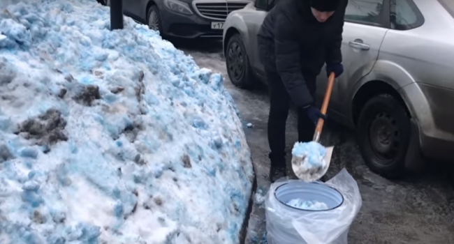 Video: Obyvateľov Petrohradu prekvapil modrý sneh