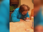 Video: Podarená babka sa učí používať Google Home. Celý svet si ju okamžite zamiloval