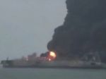 Horiaci tanker môže vybuchnúť a spôsobiť ekologickú katastrofu
