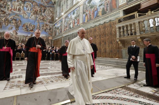 Pápež žiada obnoviť atmosféru dôvery pri riešení konfliktov v Sýrii i Kórei