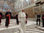 Pápež žiada obnoviť atmosféru dôvery pri riešení konfliktov v Sýrii i Kórei