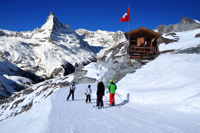 Lyžiarske stredisko Zermatt je snehom odrezané od sveta