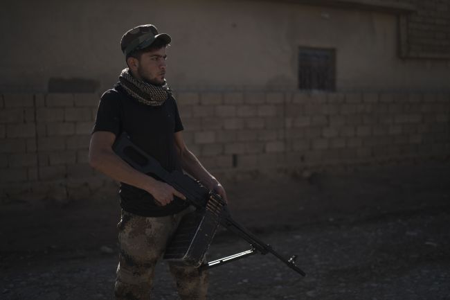 Veliteľ armády USA: Bojovníkov IS dobite lopatou, ak sa nevzdajú