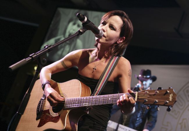 Speváčka kapely Cranberries nečakane zomrela vo veku 46 rokov