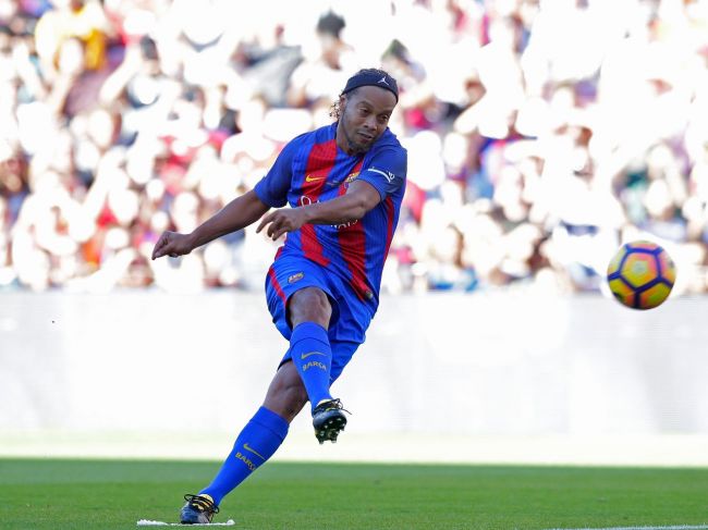 Slávny Ronaldinho ukončil kariéru, plánuje rozlúčkové zápasy
