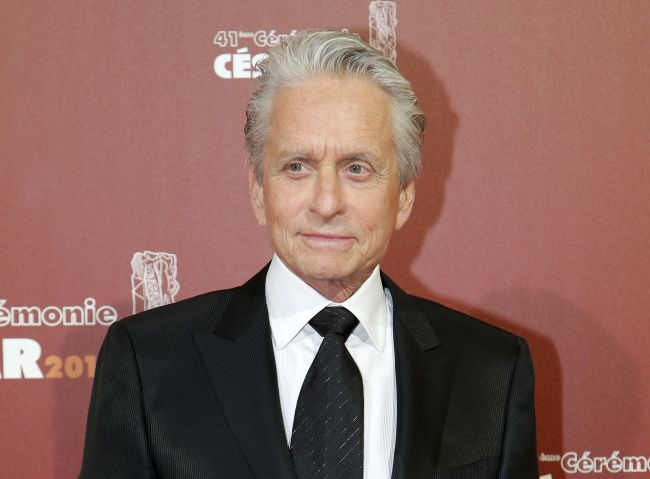 Obvineniam zo sexuálneho obťažovania čelí aj herec Michael Douglas