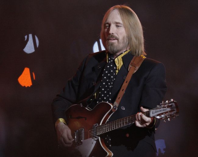 Príčinou smrti hudobníka Toma Pettyho bolo predávkovanie liekmi