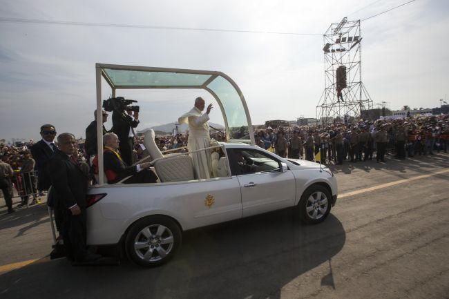 Pápež ukončil cestu po Latinskej Amerike a odletel späť do Ríma