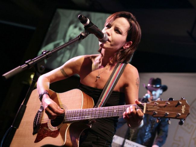 Pochovali speváčku skupiny Cranberries, Dolores O'Riordan
