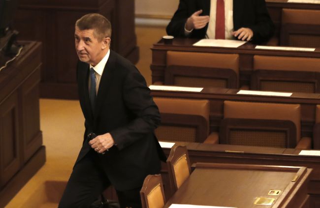 Babiš podal demisiu, Zeman ho opäť poveril zostavením vlády