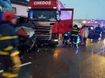 Foto: V Žiline došlo k hromadnej dopravnej nehode 3 kamiónov, 3 áut a dodávky
