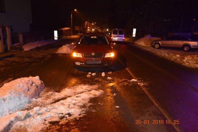 Policajti pri Lučenci strieľali na unikajúce auto