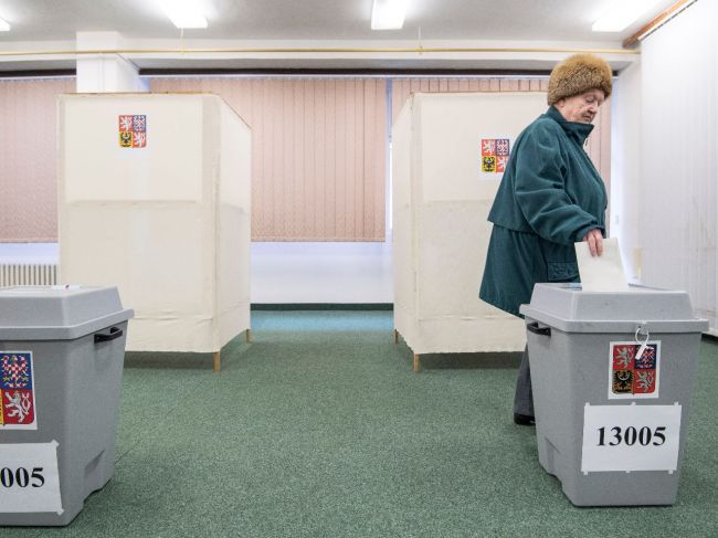 Oslovení voliči v Prahe chceli skôr zmenu, tesný výsledok ich sklamal