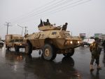 Zodpovednosť za útok na vojenskú základňu pri Kábule prevzal Islamský štát