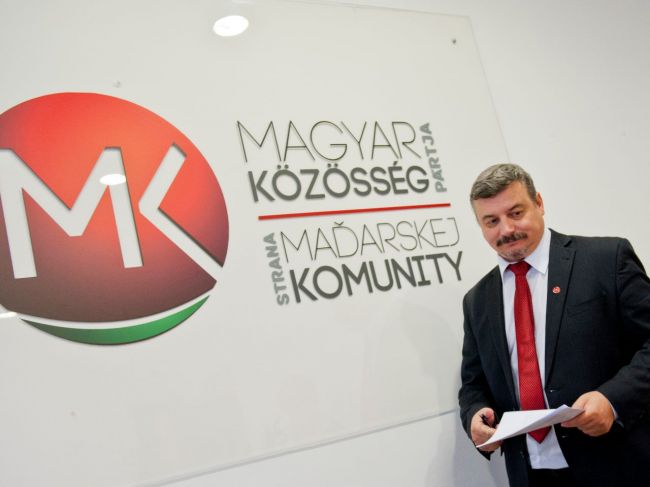 Pravica i nezávislí obviňujú SMK, že v NSK spolupracuje so Smerom