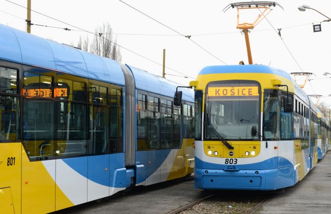 Košickí záchranári pomáhali v električke bodnutému revízorovi