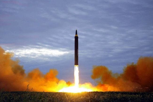Jadrová hrozba KĽDR môže byť podľa Trumpa čoskoro reálna
