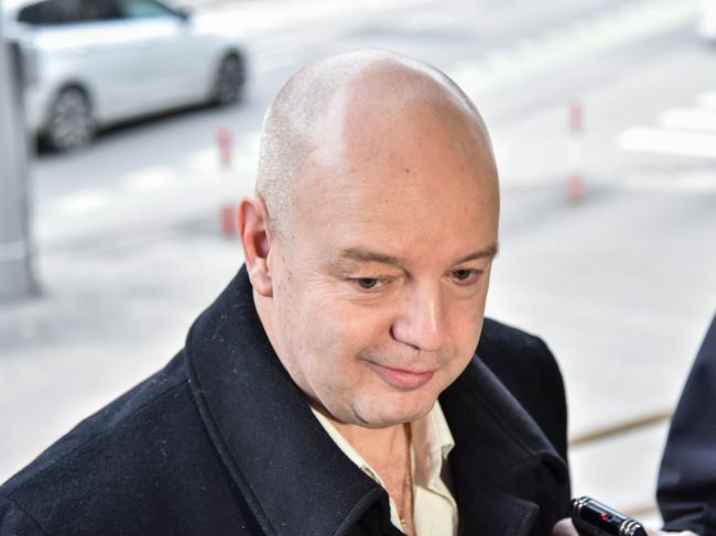 Pavol Rusko a Mikuláš Černák sa stretli zoči-voči na polícii. Padli drsné slová