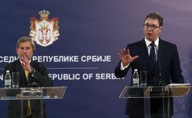 Hahn: Srbsko musí dosiahnuť dohodu s Kosovom, ak chce vstúpiť do EÚ