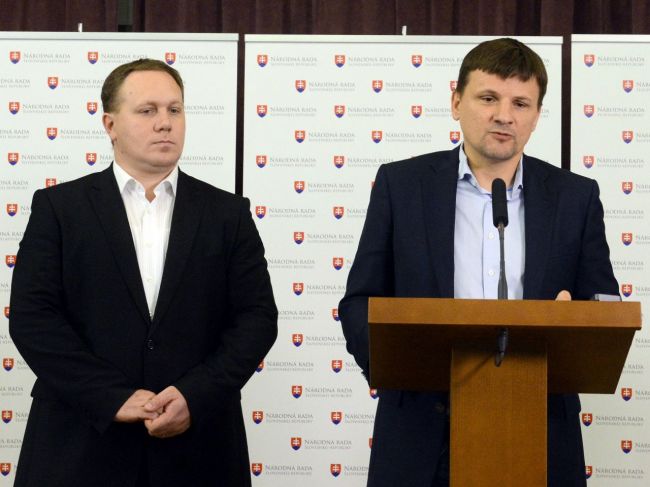 Ak by Vašečka neuspel, Hlina mu vie nájsť miesto v predsedníctve hnutia