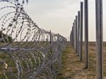 Maďarská vláda predĺžila krízový stav pre masovú migráciu do septembra