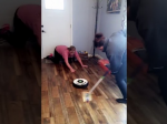 Video: Takto hrajú curling ženy v domácnosti