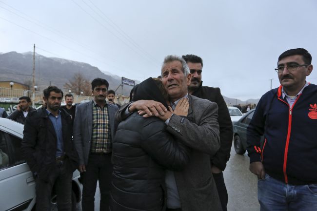 Na miesto havárie iránskeho lietadla dorazili záchranári