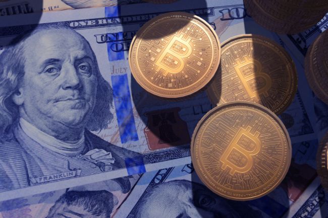 Neznámy investor nakúpil bitcoiny za 400 miliónov dolárov