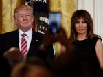 Rodičia prvej dámy Melanie Trumpovej získali trvalý pobyt v USA