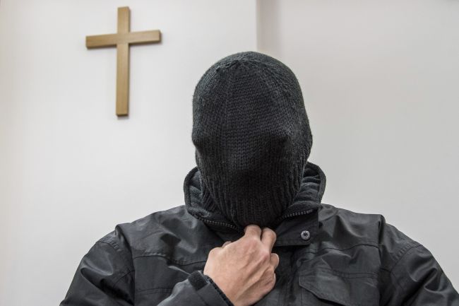 Bývalého kňaza odsúdili na 8,5 roka na psychiatrii za zneužívanie detí
