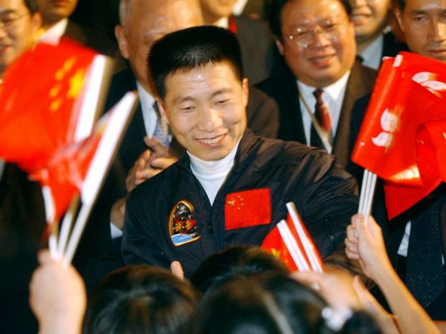 Čína oznamuje nábor kozmonautov z radov civilov i vyšší počet letov s posádkou