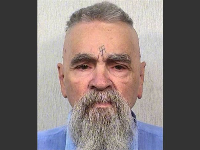 Súdny boj o telo zločinca Charlesa Mansona vyhral jeho vnuk