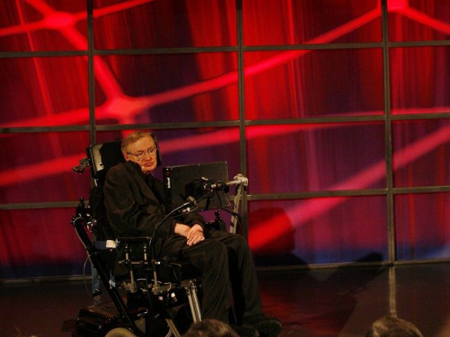 Stephen Hawking predpovedal "koniec vesmíru" dva týždne pred smrťou