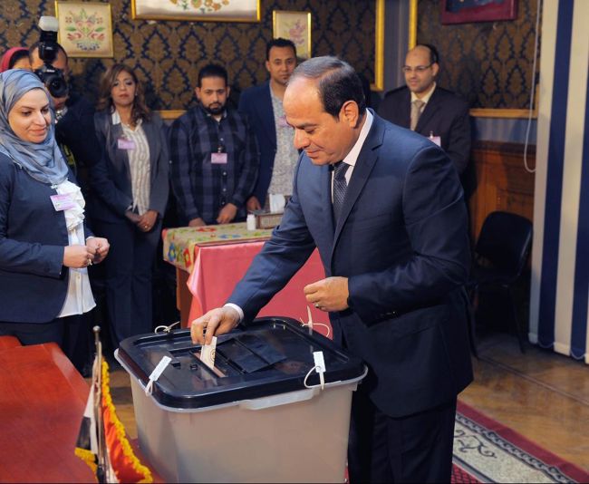 Abdal Fattáh Sísí smeruje k drvivému víťazstvu v egyptských prezidentských voľbách